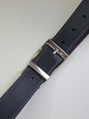 Nike Reversible Black & Brown Silver. Leather Men's Belt Sleek Adjustable Style.